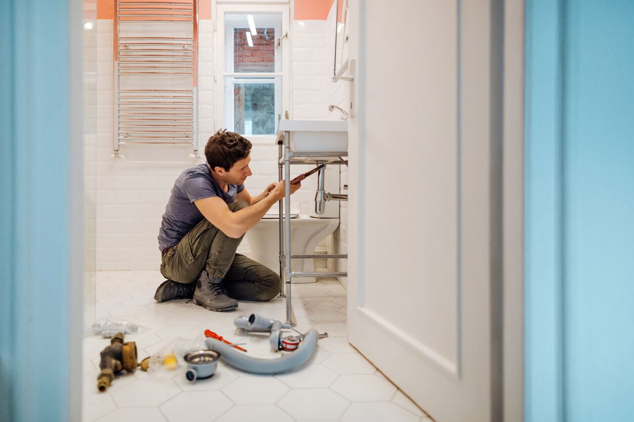 Troubleshoot the Four Most Common Plumbing Problems Yourself
